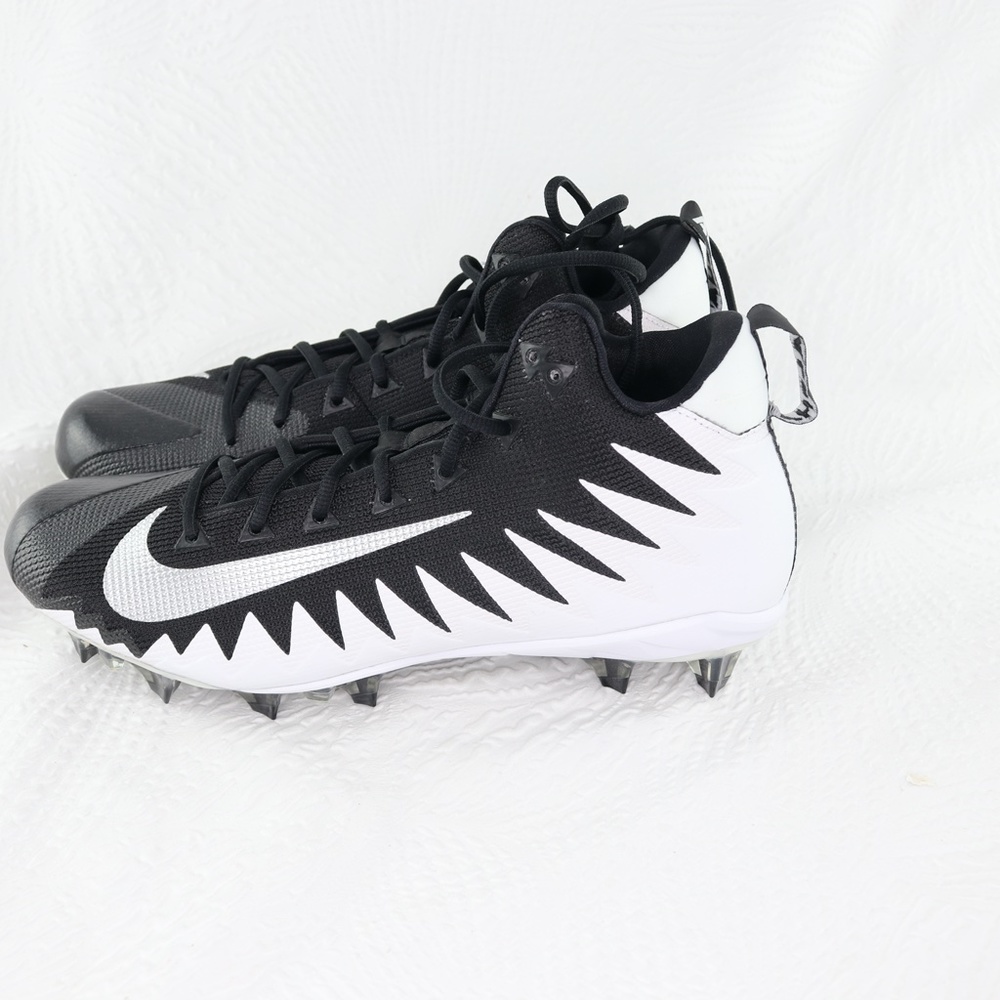 Nike Alpha Menace Football cleats